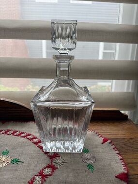 Reed & Barton Crystal Clear Soho Whiskey Liquor Decanter 11.25"